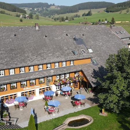 Hotel Zum Loewen - Unteres Wirtshaus Titisee-Neustadt Dış mekan fotoğraf